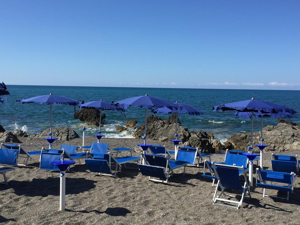 Hotel Mediterraneo Сапри Экстерьер фото